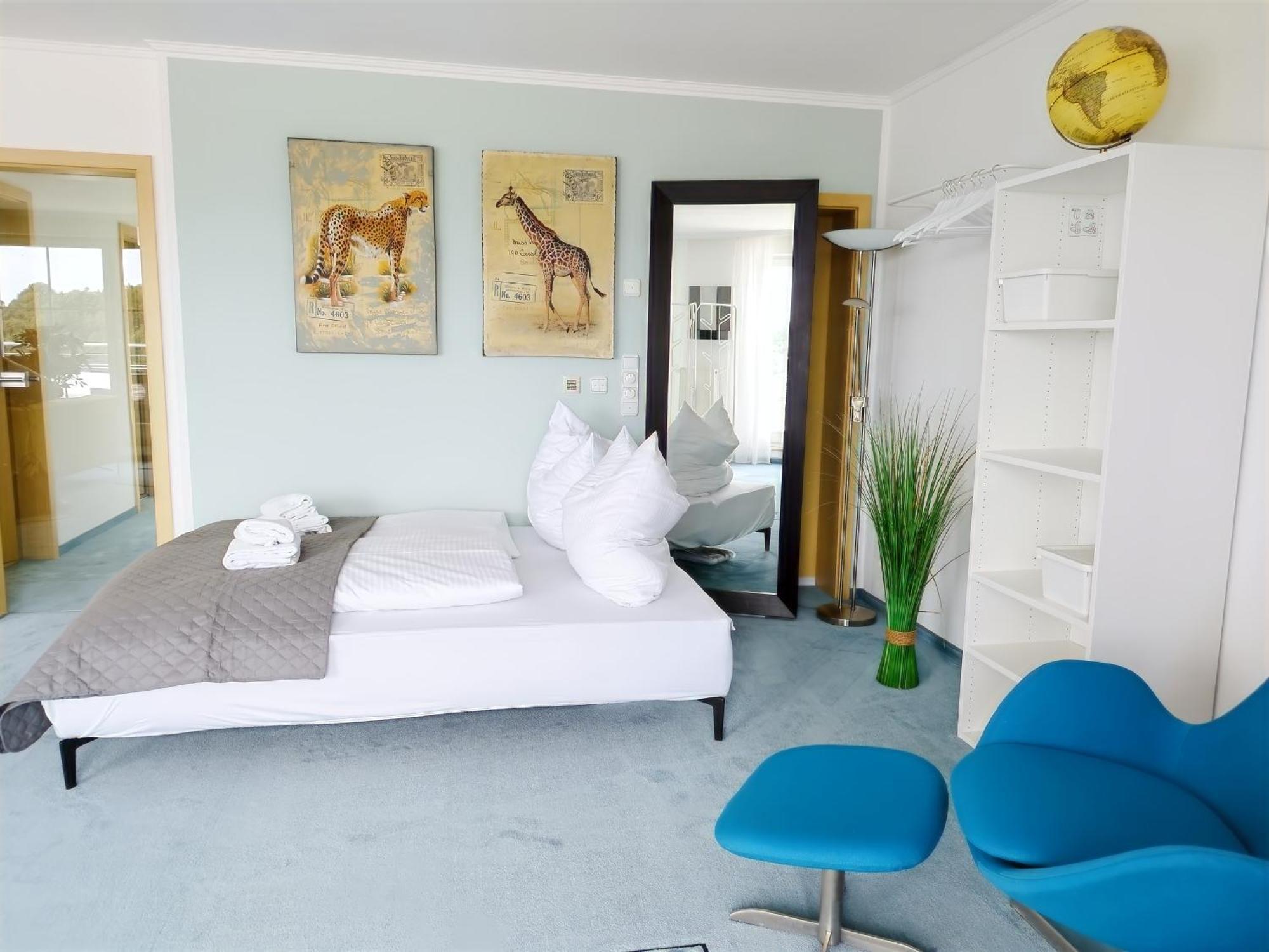 Seeblickapartment Fuer Bis Zu 12, Nuernberg & Schwabach In 30-35 Minuten Zu Erreichen, Sauna, Arbeitsplatz, Dachterrasse & Grill シュパルト エクステリア 写真
